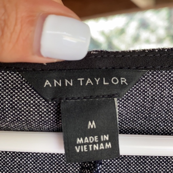 💜Ann Taylor long sleeve gray plaid shirt - Picture 2 of 4